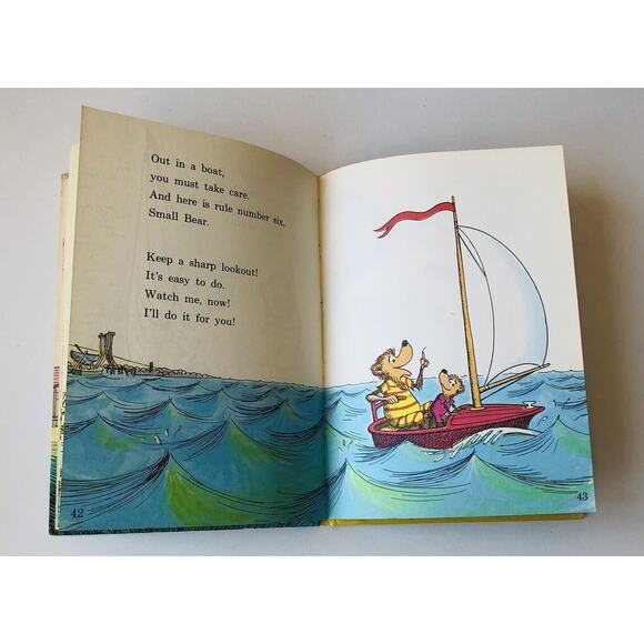 Vintage 1968 The Berenstain Bears Vacation HC Beginner Book Surfing Diving Sail - Picture 7 of 10